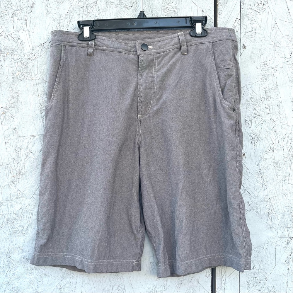lululemon athletica Men's Flat Front Shorts in Taupe